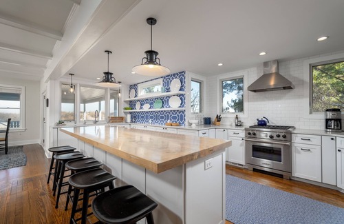 Lewes House | 300 Bay Avenue - Bayfront on Lewes Beach!