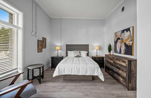 Conway House | 300 Laurel Lofts Unit 1