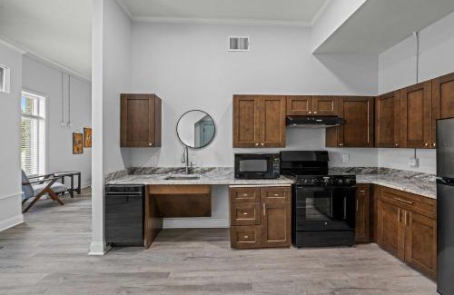 Conway House | 300 Laurel Lofts Unit 1
