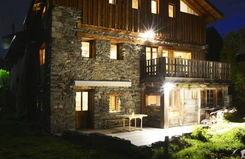 Montalbert Ski Chalet | 300 sq.m chalet for 15 people, 5 bedrooms/bathrooms, near La-Plagne Montalbert.