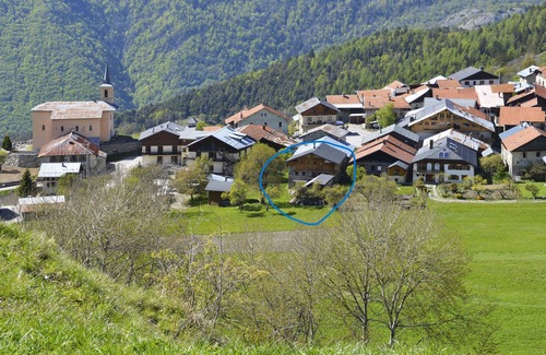 Montalbert Ski Chalet | 300 sq.m chalet for 15 people, 5 bedrooms/bathrooms, near La-Plagne Montalbert.