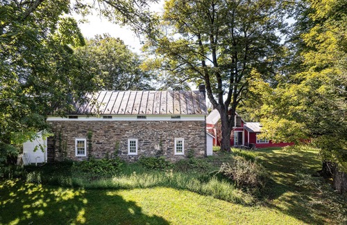 Accord House | 300-year-old stone house with large patio & plenty of country charm
