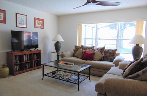 Sunrise Lakes House | 3000sf fenced waterfront private pool villa 15 minutes from Disney!