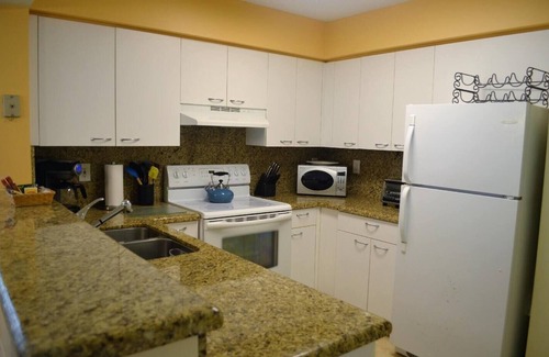 Mission Bay Apartment | 300B - Boca Retreat w/Pool, Parking, Near Evert Tennis & Shops