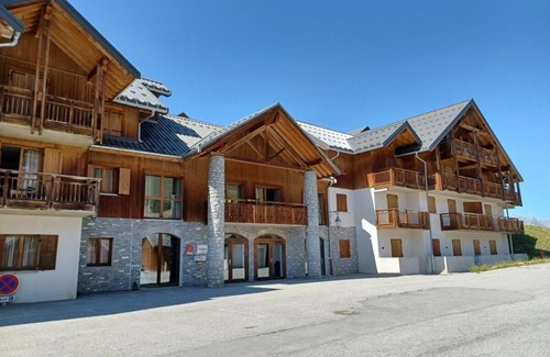 Albiez-le-Vieux Apartment | 300m from shops, 1st floor, view mountain, balcony, parking, tv, ski locker, 33m², Albiez Montrond