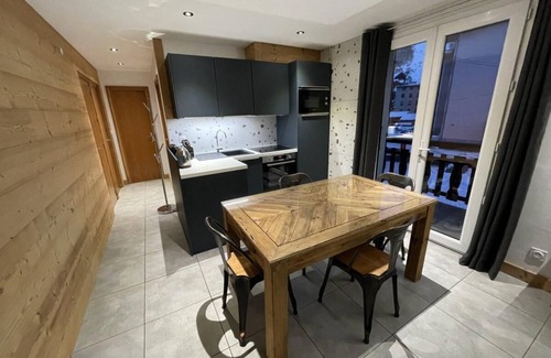 Valloire Apartment | 300m from ski slopes, 1st floor, balcony, parking, ski locker, 33m², Valloire