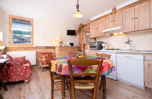 Areches Apartment | 300m from ski slopes, 2nd floor, parking, tv, 44m², Arêches-Beaufort