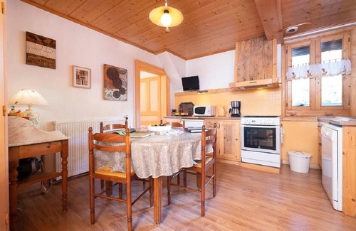 Areches Apartment | 300m from ski slopes, 2nd floor, parking, tv, 53m², Arêches-Beaufort