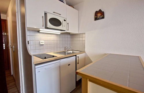 Chamrousse Apartment | 300m from ski slopes, 12nd floor, balcony, parking, tv, ski locker, 21m², Chamrousse