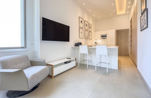 California - Pezou Apartment | 303 Le Gallia