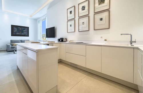 California - Pezou Apartment | 303 Le Gallia