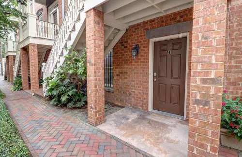 Historic Downtown Savannah House | 305 W Taylor Garden