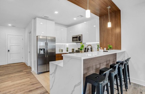 Downtown Newark Apartment | 309 · NEW ⭐️ Vibrant Large Studio Dwntwn 18 Mins to NYC