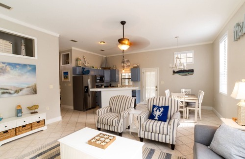 Seagrove Beach House | 30A DEEDED BCH ACCESS Sugar white sand.Seaside shops, Fenced yrd, private, bikes
