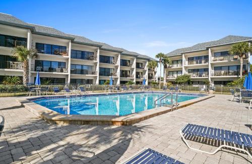 Seagrove Beach Apartment | 30A Emerald Hill Beach Resort by Panhandle Getaways