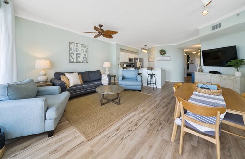 Seagrove Beach Condo | 30A Gem 2 Kings 5 Min to Seaside