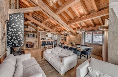 Les Almes Apartment | 30m from ski slopes, fitness, sauna, balcony, fireplace or stove, tv, ski locker, 250m², Tignes