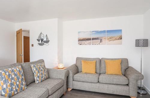 Morfa Bychan House | 31 Beach Road