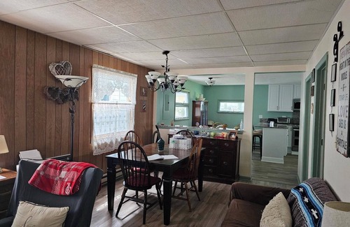 Lakeside Cottage | 314 E. 3rd in Lakeside