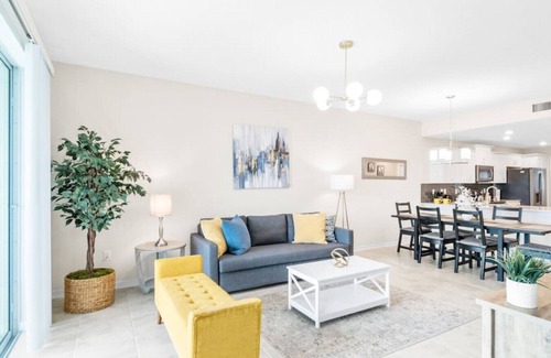 Kissimmee Condo | 3161-305 Resort Lake View Disney Universal Orlando
