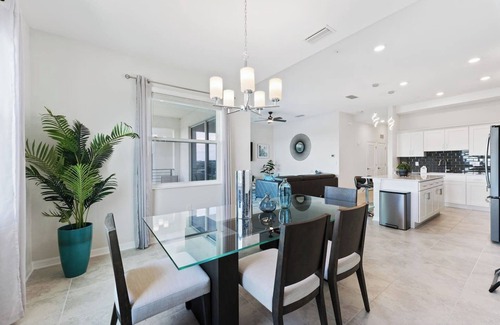 Kissimmee Apartment | 3161-405 Resort Lake View Disney Universal Orlando