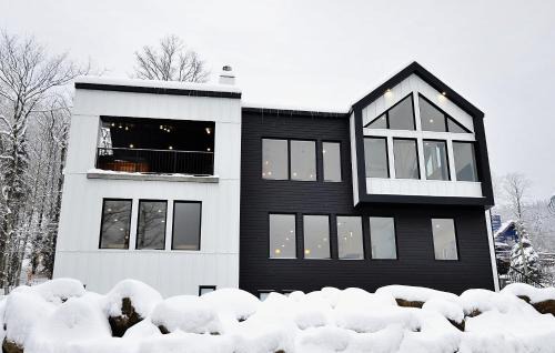 Stoneham Ski Chalet | 32 Chemin Blanc