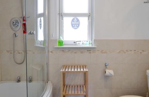 Inchmarlo House | 32 Queens Court