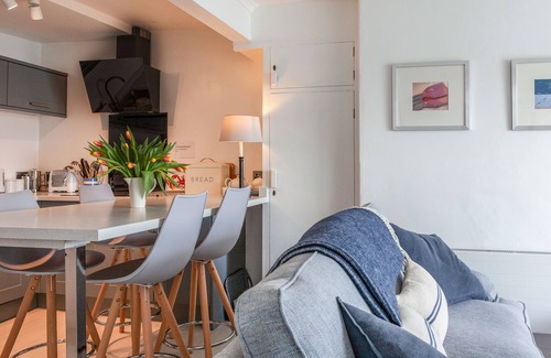 Salcombe Cottage | 32 THE SALCOMBE, country holiday cottage, with pool in Salcombe