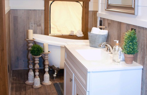 Camp Verde RV Rental | 320 Safari Luxury Tent - Couples Getaway,30 Min. to Sedona, No pets