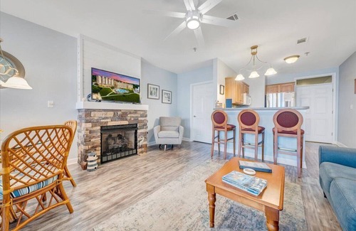 Huddleston Apartment | #323 Pointe - 2 Bedroom Lakefront Condo at Mariners SML