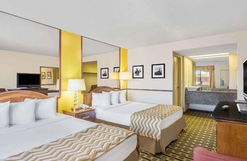 Downtown Reno Hotel | 325 m² Hotel ∙ 127 guests