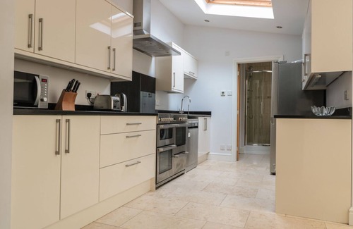 Upper Town Cottage | 33 CRESCENT GARDENS, family friendly, luxury holiday cottage in Bath