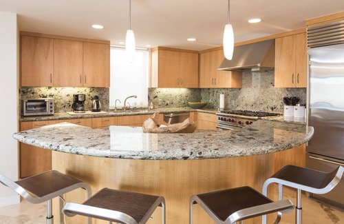 Hollywood House | 3302O - Modern Marvel: 4 BR, 3 BA House in Oxnard, Sleeps 8