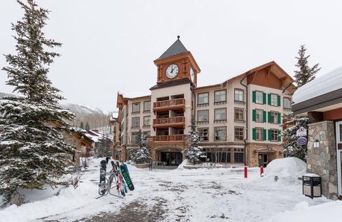 Salt Lake Mountain Resorts Apartment | 3309B - Queen Standard Powderhorn Lodge by RedAwning