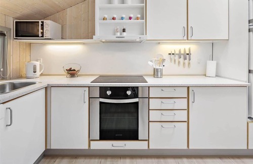 Stege House | 3313 Stege - Overlid 11