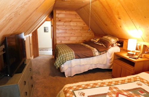 Long Barn Cabin | 332 Sierra Pines 2 Bedroom Cabin by RedAwning