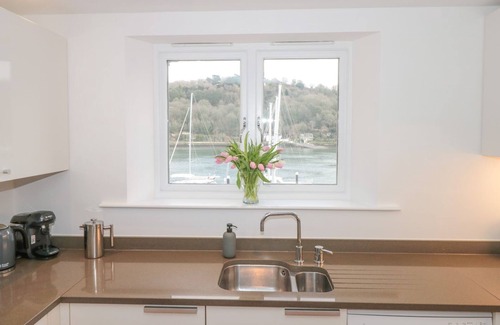 Dartmouth Cottage | 34 Dart Marina