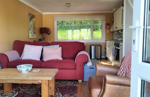 Pembroke Cottage | 34 FRESHWATER BAY, family friendly, with a garden in Freshwater East