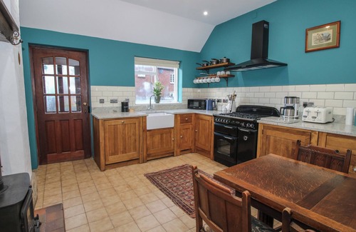 Coalbrookdale Cottage | 34 THE WHARFAGE, pet friendly, with open fire in Ironbridge