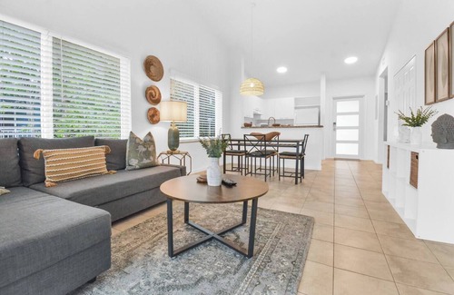 Boca Raton Apartment | 340D - Boca Retreat w/Pool, Parking, Near Evert Tennis & Shops