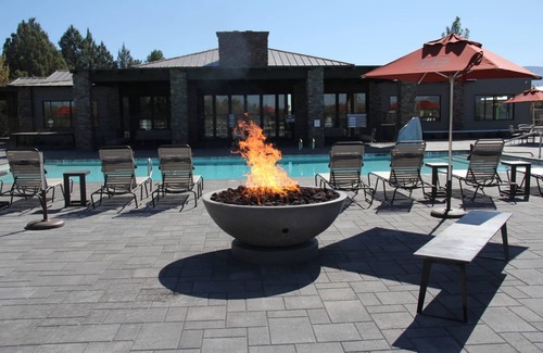 Camp Verde RV Rental | 342 Conestoga Wagon - Riverfront Resort