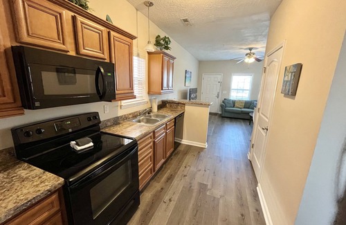 Myrtle Beach Cottage | 343 Sailors, Beautiful 2-bedroom cottage in Myrtle Beach, 2 Blocks to the Beach!