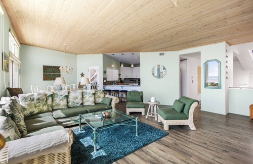 Hollywood House | 3441O Mollies by the Sea