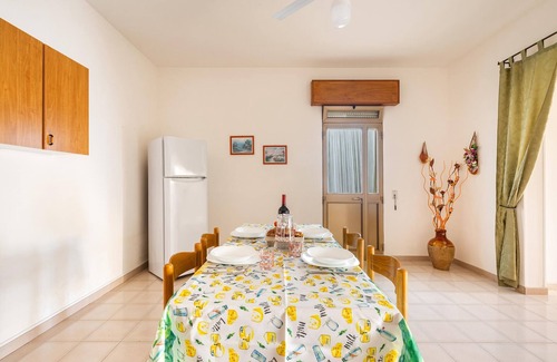 La Strea House | 3448 Villetta Stellastrea by Barbarhouse