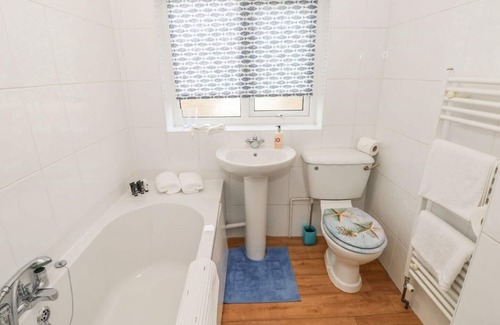 Burry Port House | 35 Seaview Terrace - A Wonderful Place To Stay! Pet friendly!