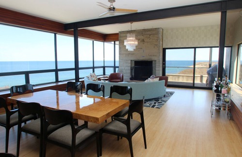 Montauk House | 35 Wills Point Road