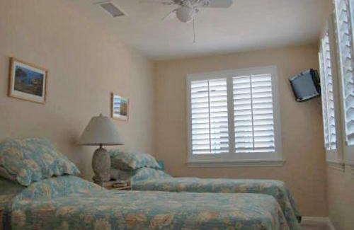 Avalon House | 357CL 357 Claressa Ave