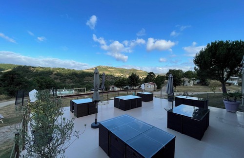 Saint-Georges-de-Luzencon Ski Chalet | 35m2 chalet, sleeps 6, with mountain views.