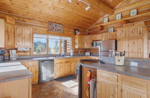 Red Lodge House | 360 views town and ski hill, Hot Tub -Spruce Lodge