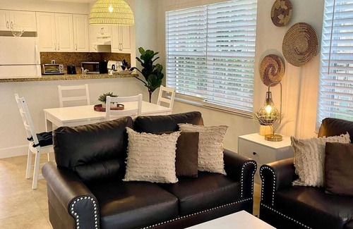 Mission Bay Apartment | 360A - Boca Retreat w/Pool, Parking, Near Evert Tennis & Shops